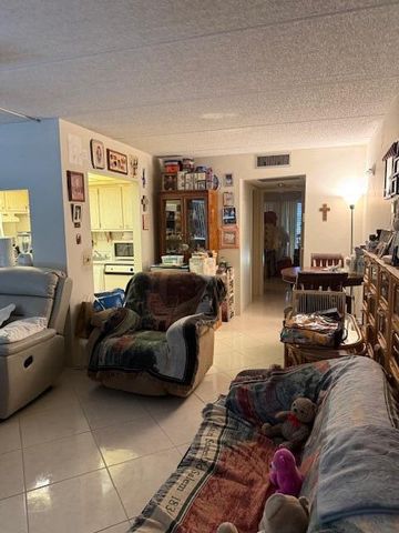 3100 Springdale Boulevard 212, Palm Springs, FL 33461