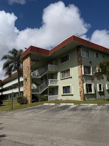 3100 Springdale Boulevard 212, Palm Springs, FL 33461