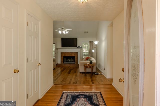 160 Vinnys Way Alley, Covington, GA 30014