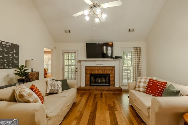 160 Vinnys Way Alley, Covington, GA 30014