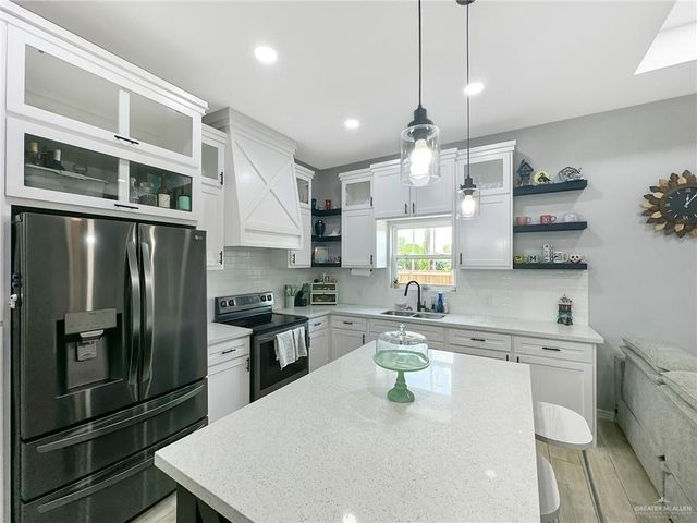 32797 Jorge Street, Los Fresnos, TX 78566