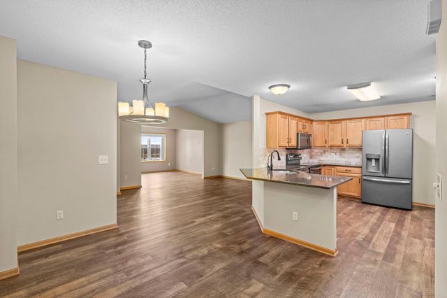 2003 10th Avenue W, Shakopee, MN 55379