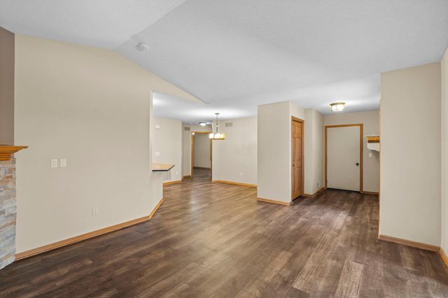 2003 10th Avenue W, Shakopee, MN 55379