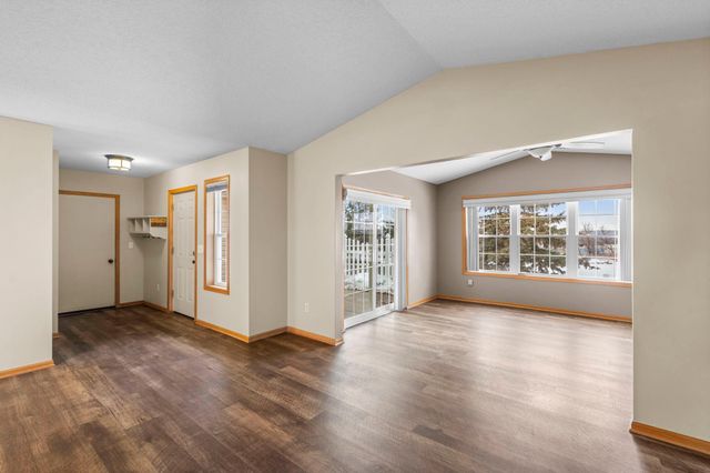 2003 10th Avenue W, Shakopee, MN 55379