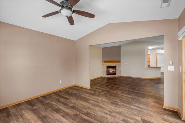 2003 10th Avenue W, Shakopee, MN 55379