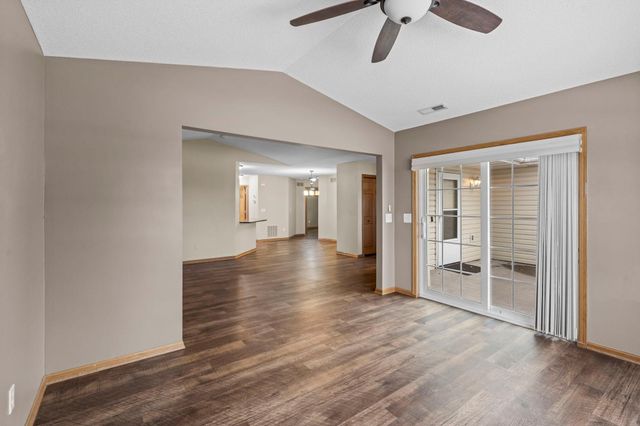 2003 10th Avenue W, Shakopee, MN 55379