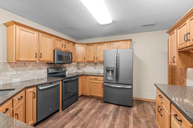 2003 10th Avenue W, Shakopee, MN 55379