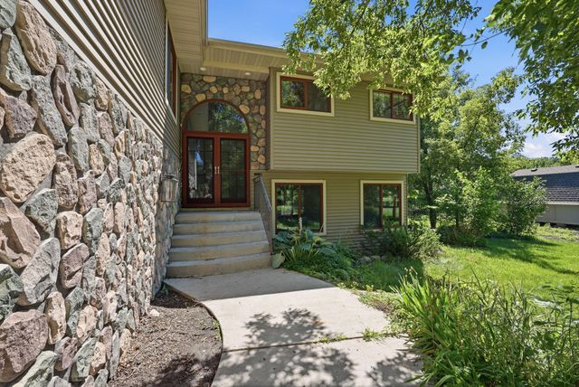 10515 Old County Road 15, Plymouth, MN 55441