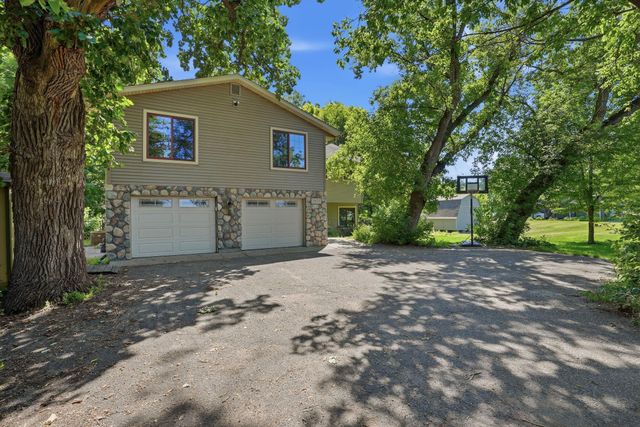 10515 Old County Road 15, Plymouth, MN 55441