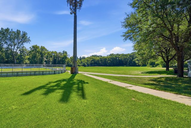 10515 Old County Road 15, Plymouth, MN 55441