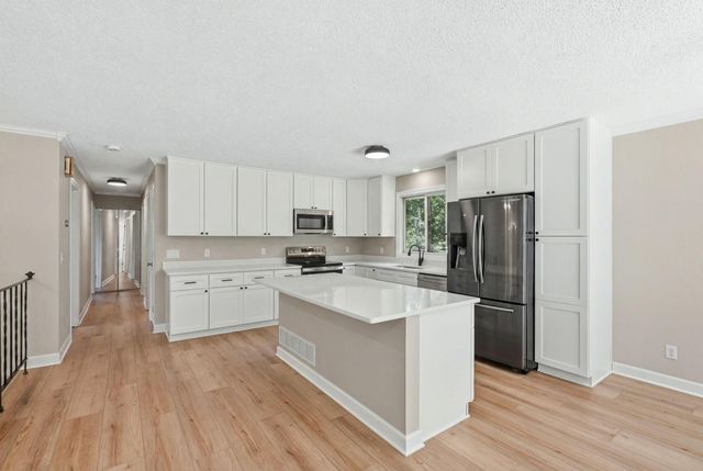 10515 Old County Road 15, Plymouth, MN 55441
