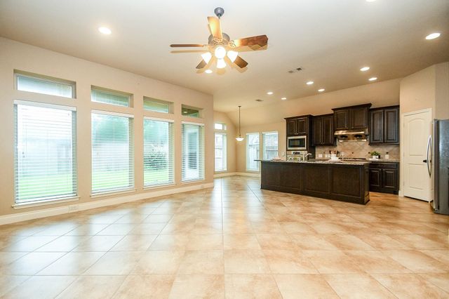 2911 Village Brook Lane, Pearland, TX 77584