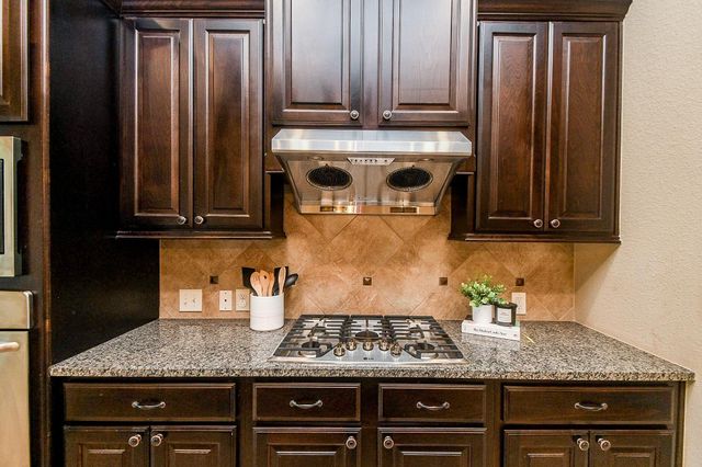 2911 Village Brook Lane, Pearland, TX 77584