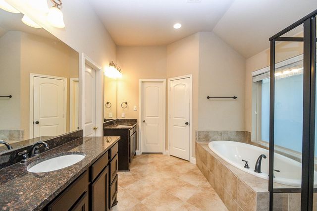 2911 Village Brook Lane, Pearland, TX 77584