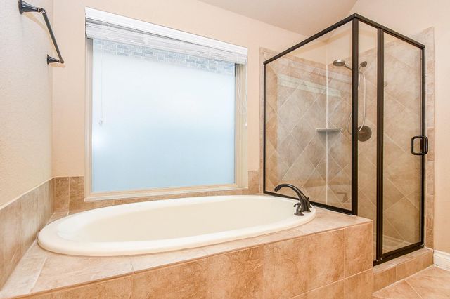 2911 Village Brook Lane, Pearland, TX 77584