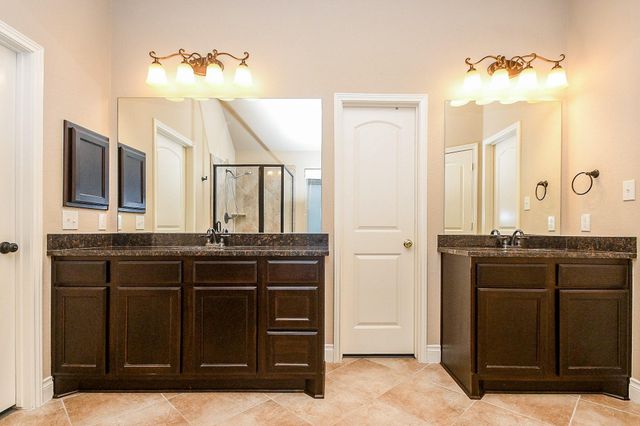 2911 Village Brook Lane, Pearland, TX 77584