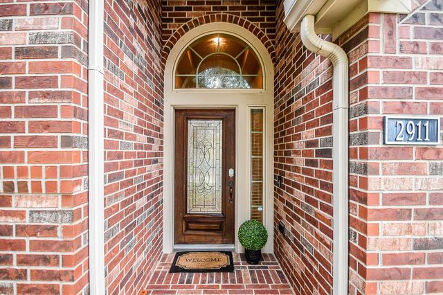2911 Village Brook Lane, Pearland, TX 77584