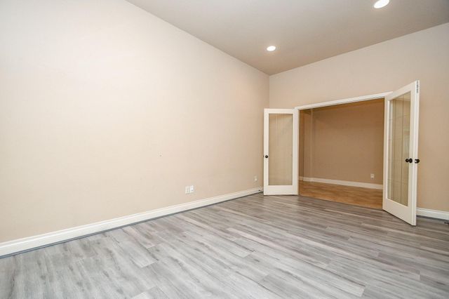 2911 Village Brook Lane, Pearland, TX 77584