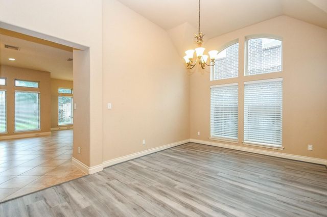 2911 Village Brook Lane, Pearland, TX 77584