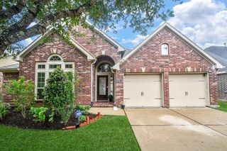 2911 Village Brook Lane, Pearland, TX 77584