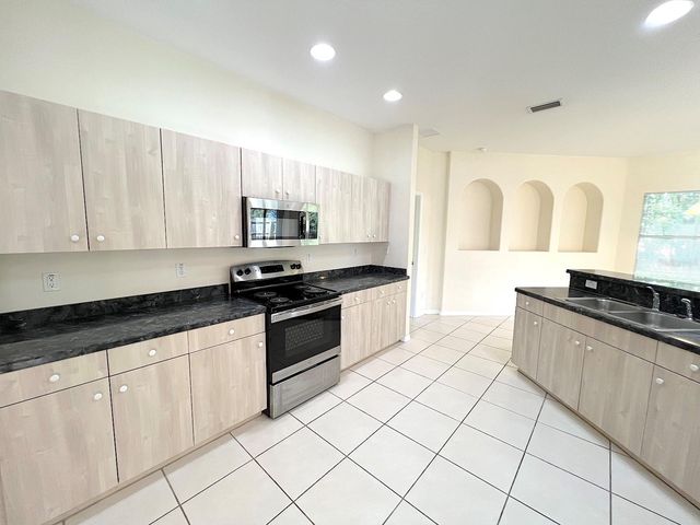 16 ZORLOU COURT, Palm Coast, FL 32164