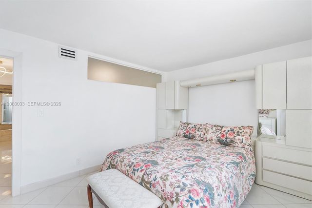 1865 S Ocean Drive 11J, Hallandale Beach, FL 33009