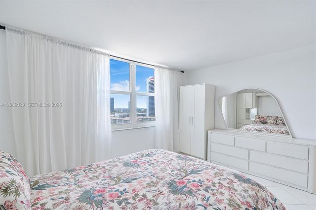 1865 S Ocean Drive 11J, Hallandale Beach, FL 33009