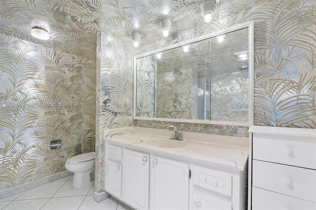 1865 S Ocean Drive 11J, Hallandale Beach, FL 33009