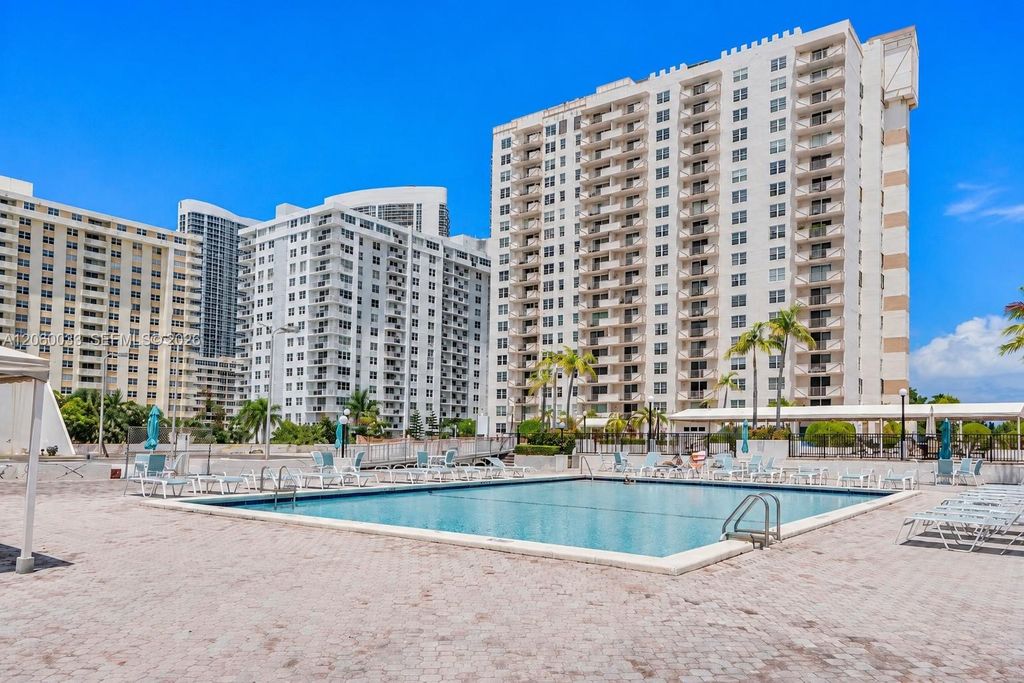 1865 S Ocean Drive 11J, Hallandale Beach, FL 33009