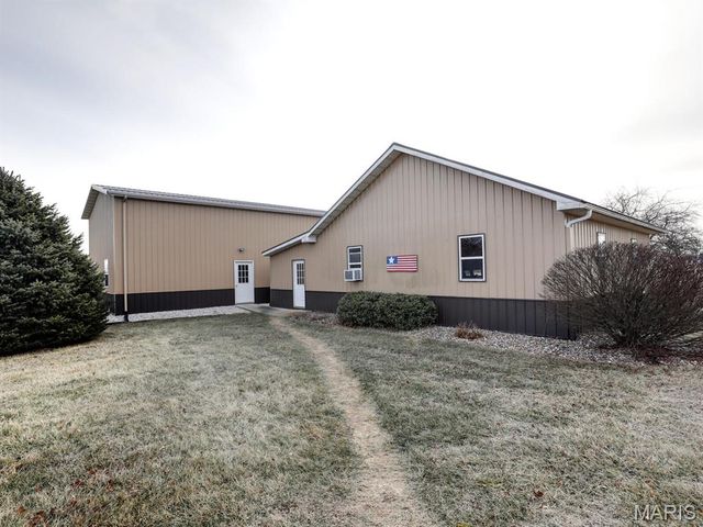 3721 Hawk Point, Palmyra, MO 63461
