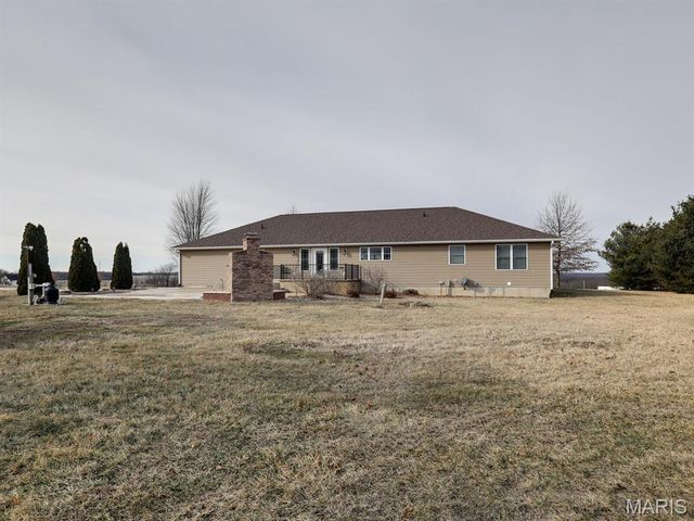 3721 Hawk Point, Palmyra, MO 63461