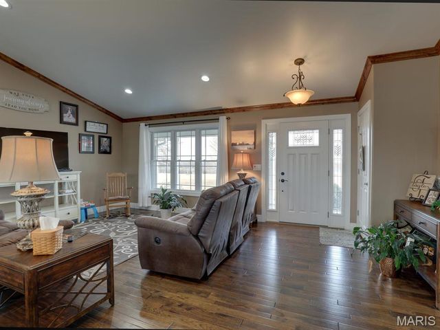 3721 Hawk Point, Palmyra, MO 63461
