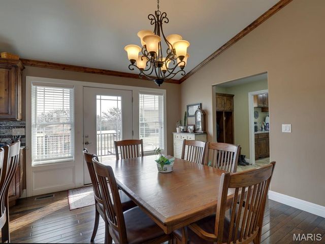 3721 Hawk Point, Palmyra, MO 63461