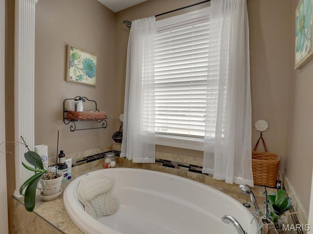 3721 Hawk Point, Palmyra, MO 63461