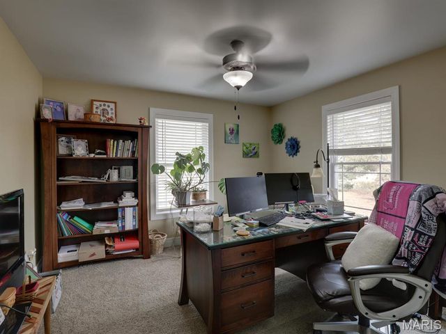 3721 Hawk Point, Palmyra, MO 63461