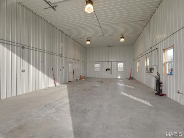 3721 Hawk Point, Palmyra, MO 63461