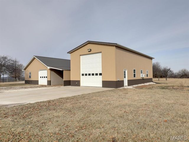 3721 Hawk Point, Palmyra, MO 63461