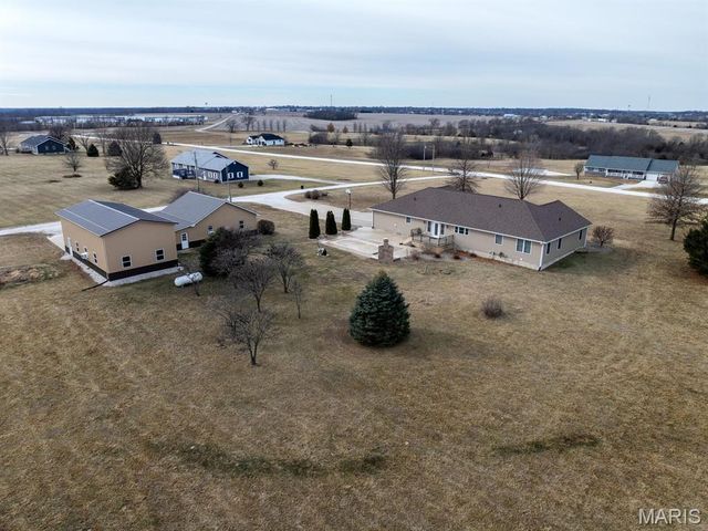 3721 Hawk Point, Palmyra, MO 63461