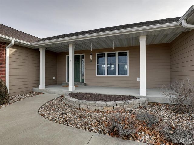 3721 Hawk Point, Palmyra, MO 63461
