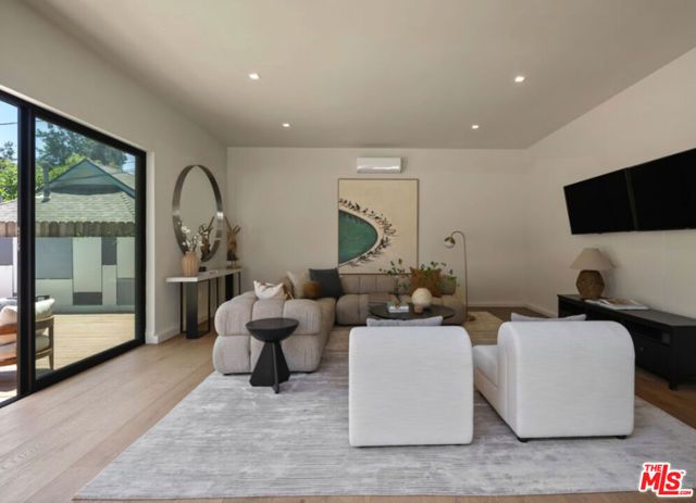 4299 Elmer Avenue, North Hollywood (los Angeles), CA 91602