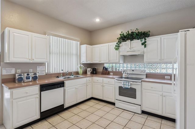 2920 SUNSET LAKES BOULEVARD, Kissimmee, FL 34747