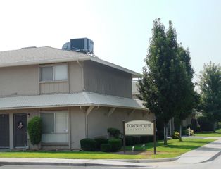 911 Minnewawa # C, Clovis, CA 93612