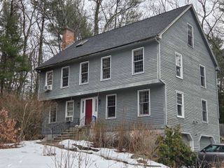 6 Finch Circle, Londonderry, NH 03053