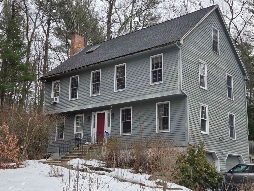6 Finch Circle, Londonderry, NH 03053