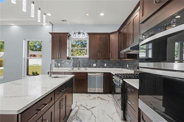 1515 Grayson Parkway, Grayson, GA 30017