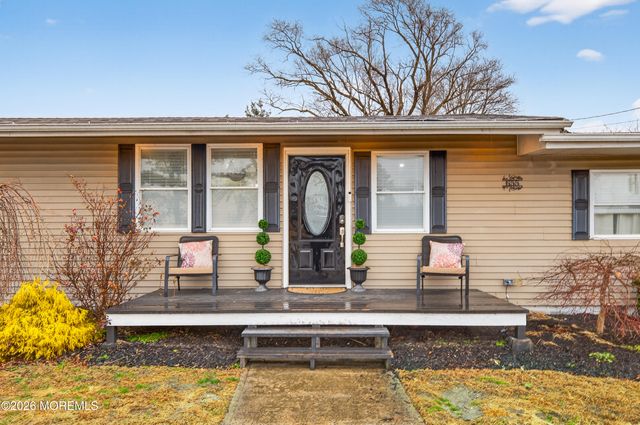 655 Ellicott Avenue, Toms River, NJ 08753