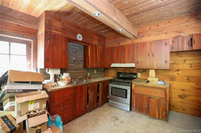 77 Ulster Landing Road, Kingston, NY 12401