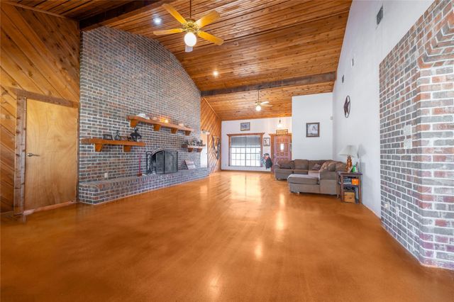2700 County Road 224, Florence, TX 76527