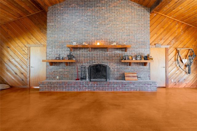 2700 County Road 224, Florence, TX 76527