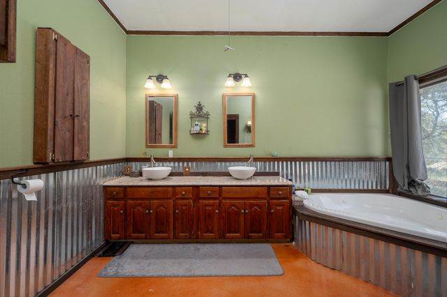 2700 County Road 224, Florence, TX 76527